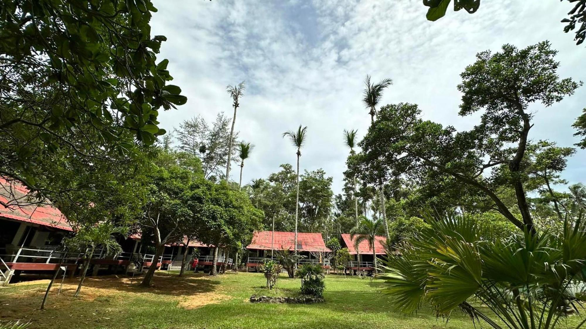 Sukorn Andaman Beach Resort Ko Sukon Esterno foto