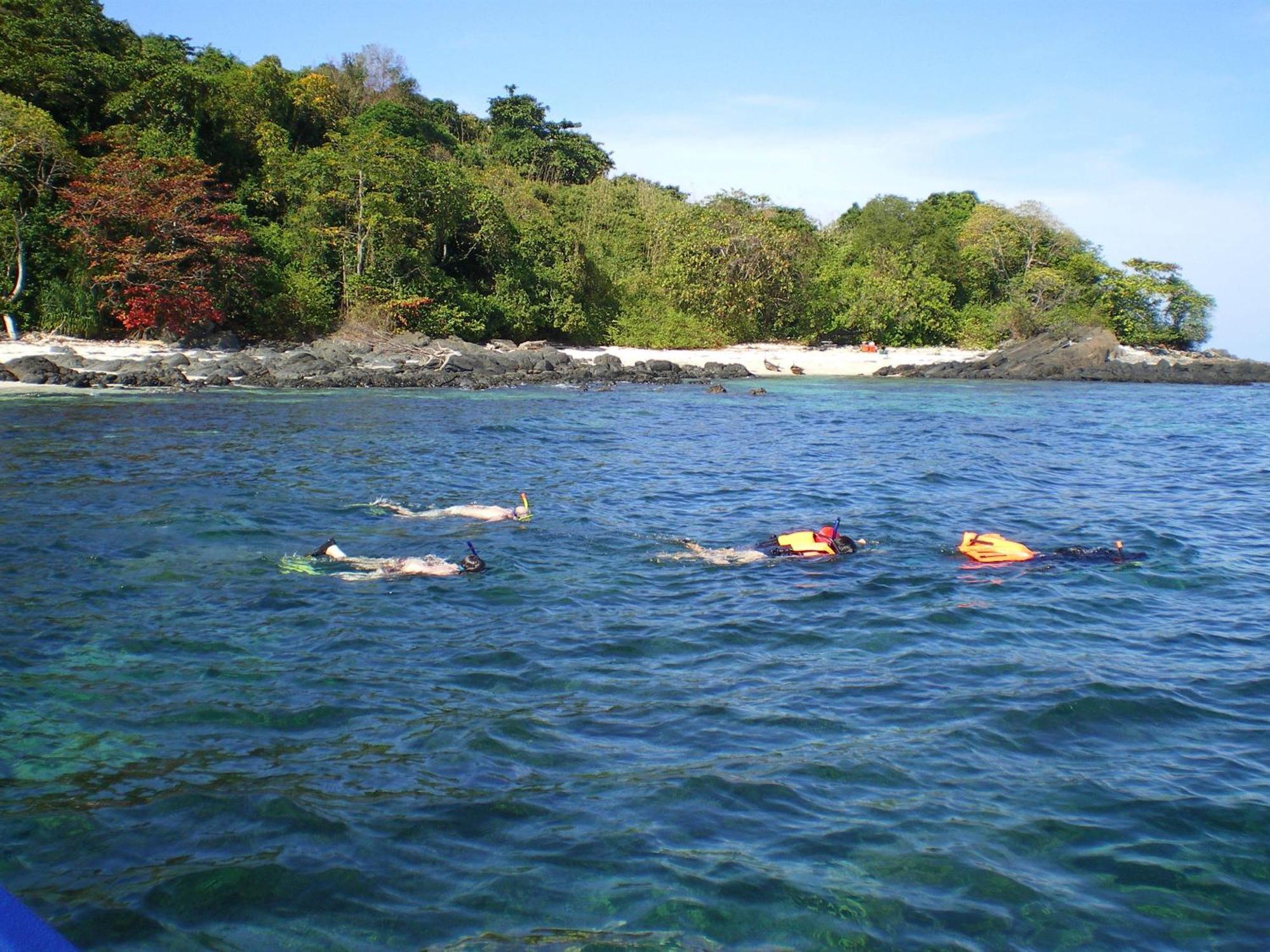 Sukorn Andaman Beach Resort Ko Sukon Esterno foto