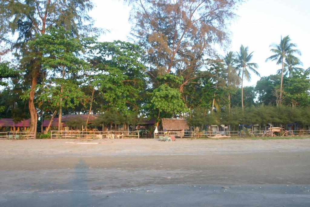 Sukorn Andaman Beach Resort Ko Sukon Esterno foto