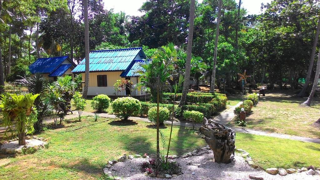 Sukorn Andaman Beach Resort Ko Sukon Esterno foto