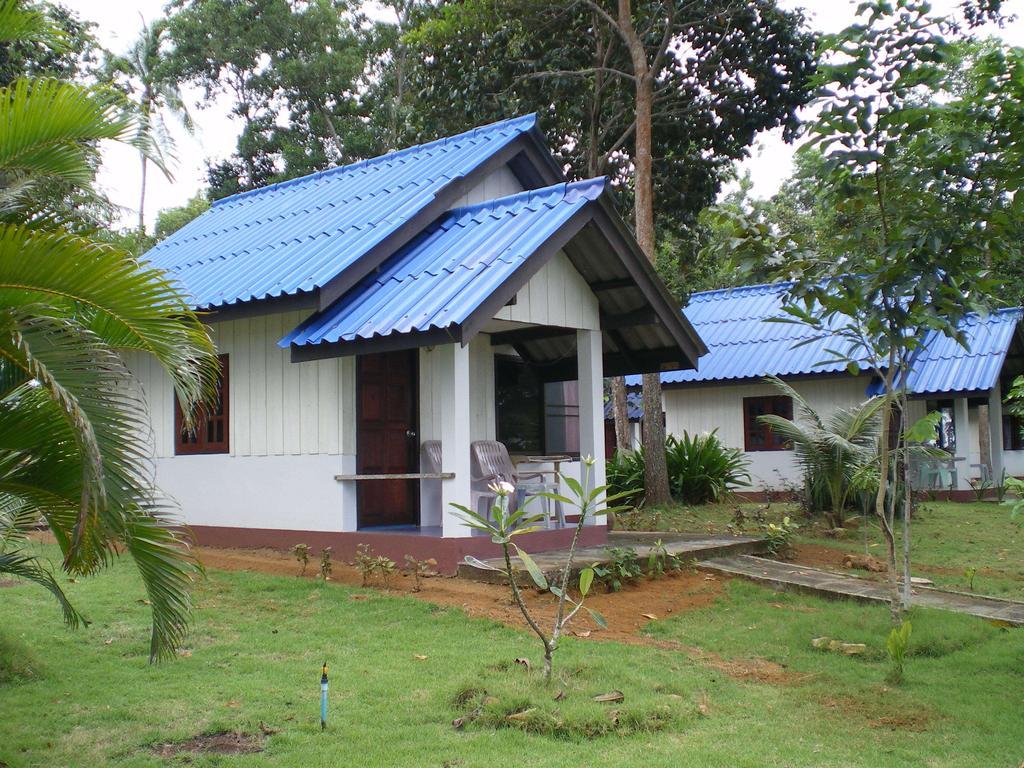 Sukorn Andaman Beach Resort Ko Sukon Esterno foto